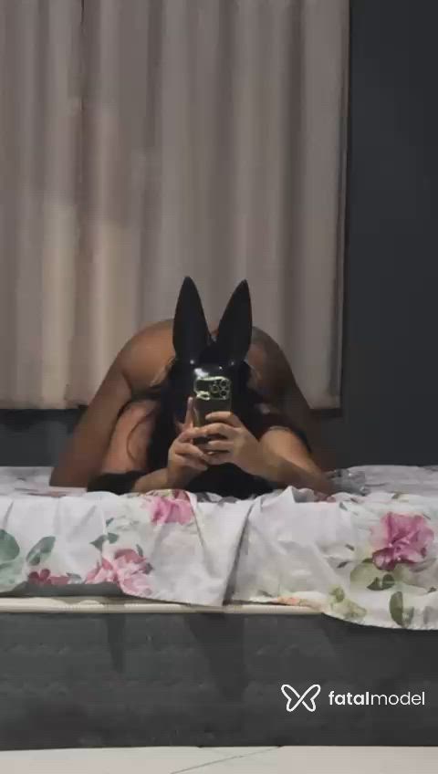 Acompanhante mulher trans morena (o) de olhos castanhos - Isadora