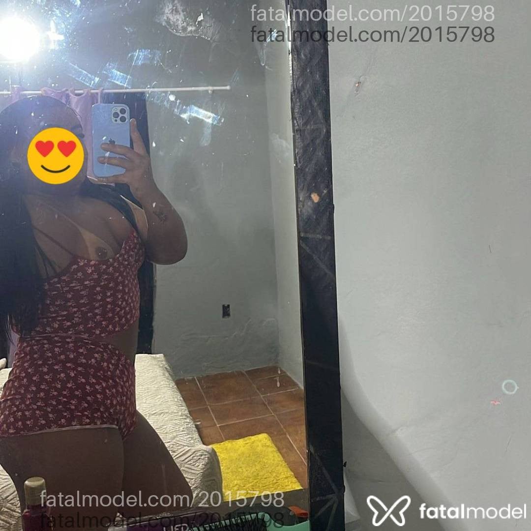 Acompanhante mulher trans morena (o) de olhos castanhos em Cabo Frio - Isadora