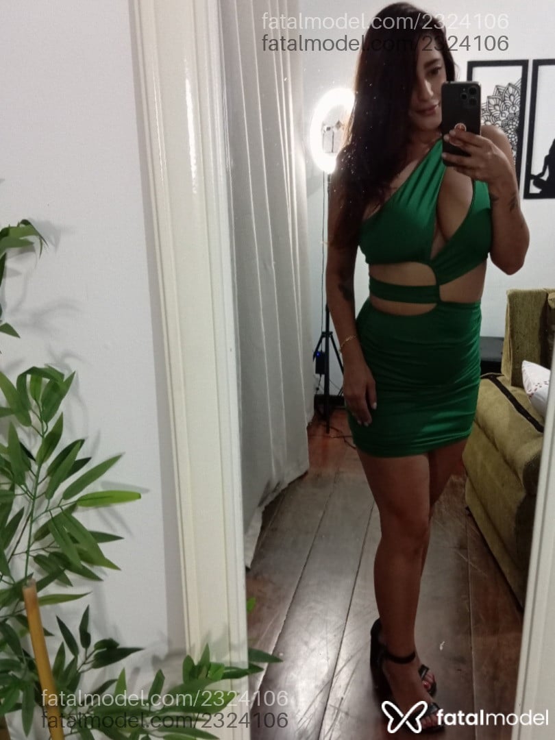Acompanhante mulher com cabelo castanho de olhos castanhos em Sorocaba Acompanhante mulher com cabelo castanho de olhos castanhos em Sorocaba - Rebecca