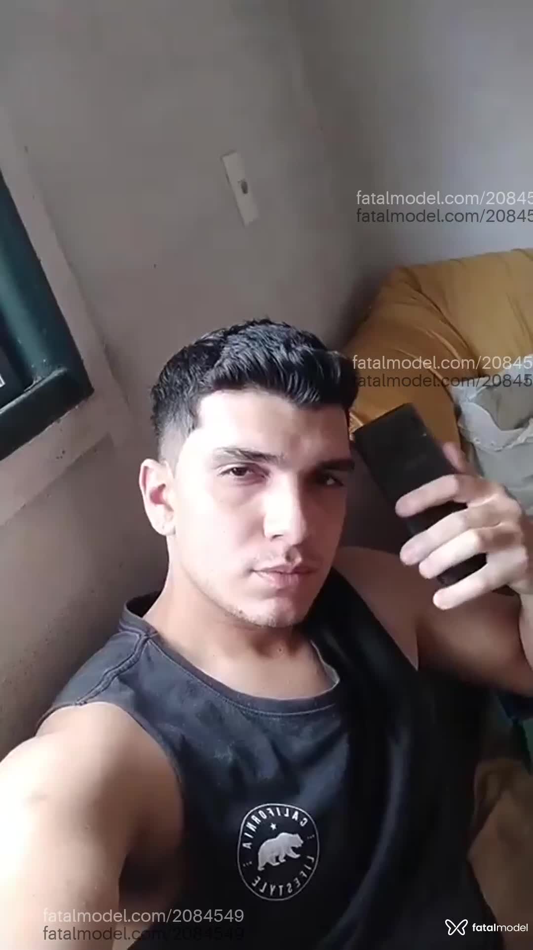 Acompanhante homem com cabelo castanho de olhos castanhos em Goiânia - Guilherme
