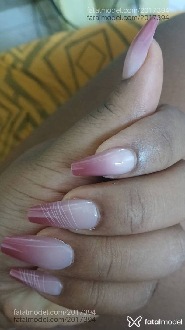 Acompanhante mulher trans com cabelo castanho de olhos pretos em Virtual - Kennya Hellen