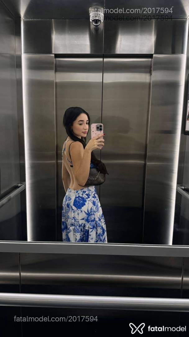 Acompanhante mulher com cabelo castanho de olhos castanhos em São Paulo Acompanhante mulher com cabelo castanho de olhos castanhos em São Paulo - Liz Fonsenca