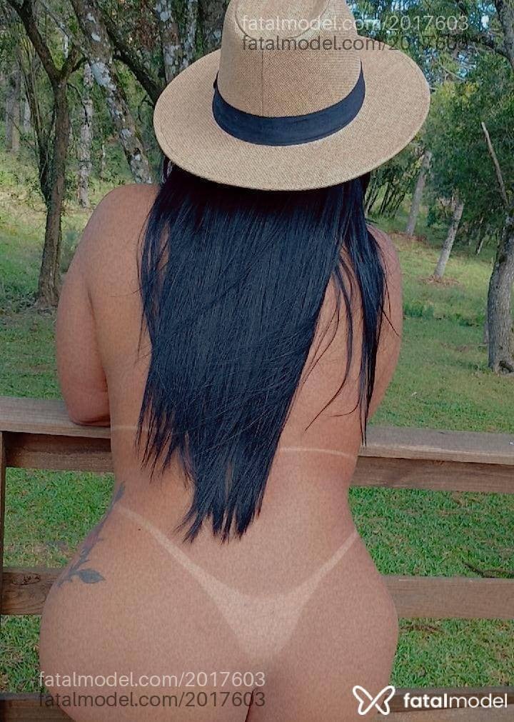 Acompanhante mulher morena (o) de olhos pretos - Jhady