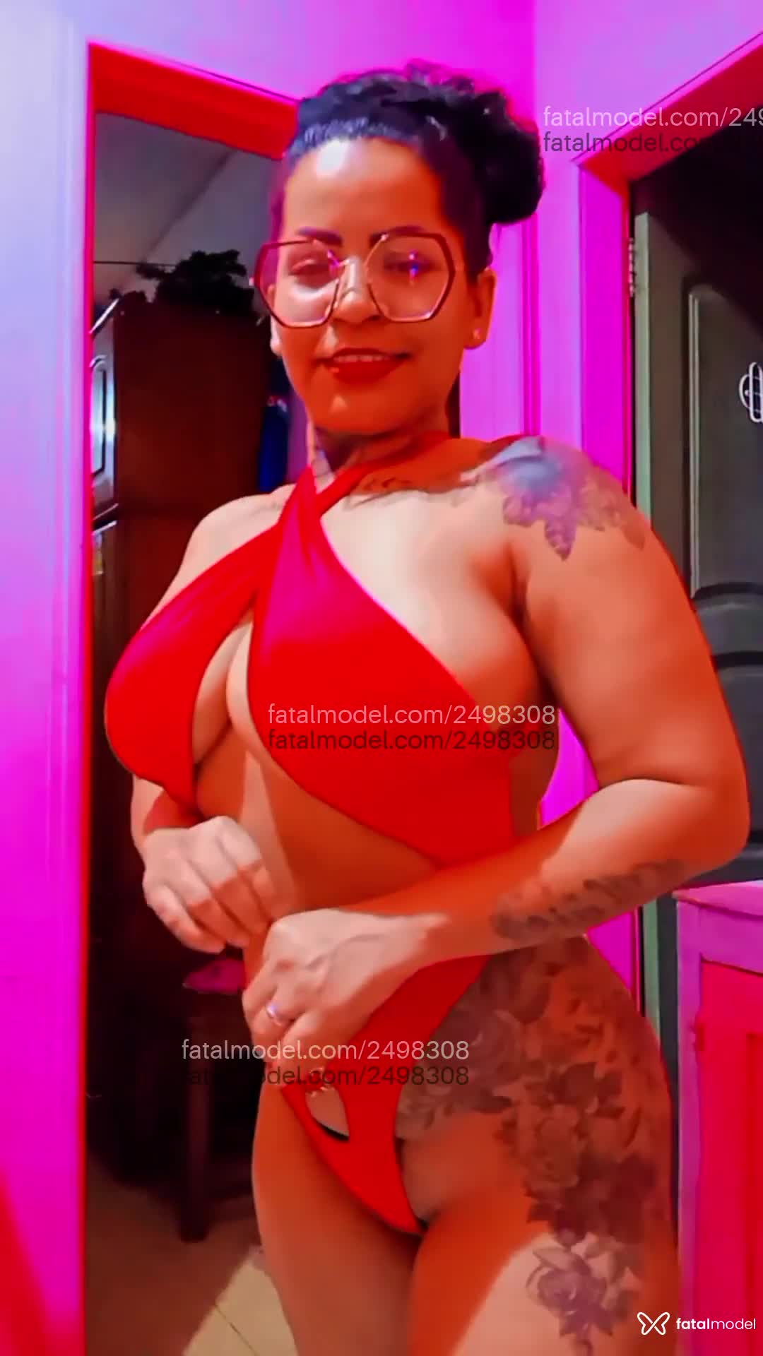 Acompanhante mulher morena (o) de olhos pretos - Stefany Rosa Acompanhante mulher morena (o) de olhos pretos - Stefany Rosa