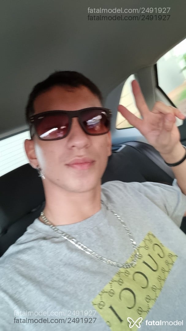 Acompanhante homem morena (o) de olhos castanhos em Balneário Camboriú Acompanhante homem morena (o) de olhos castanhos em Balneário Camboriú - Augusto