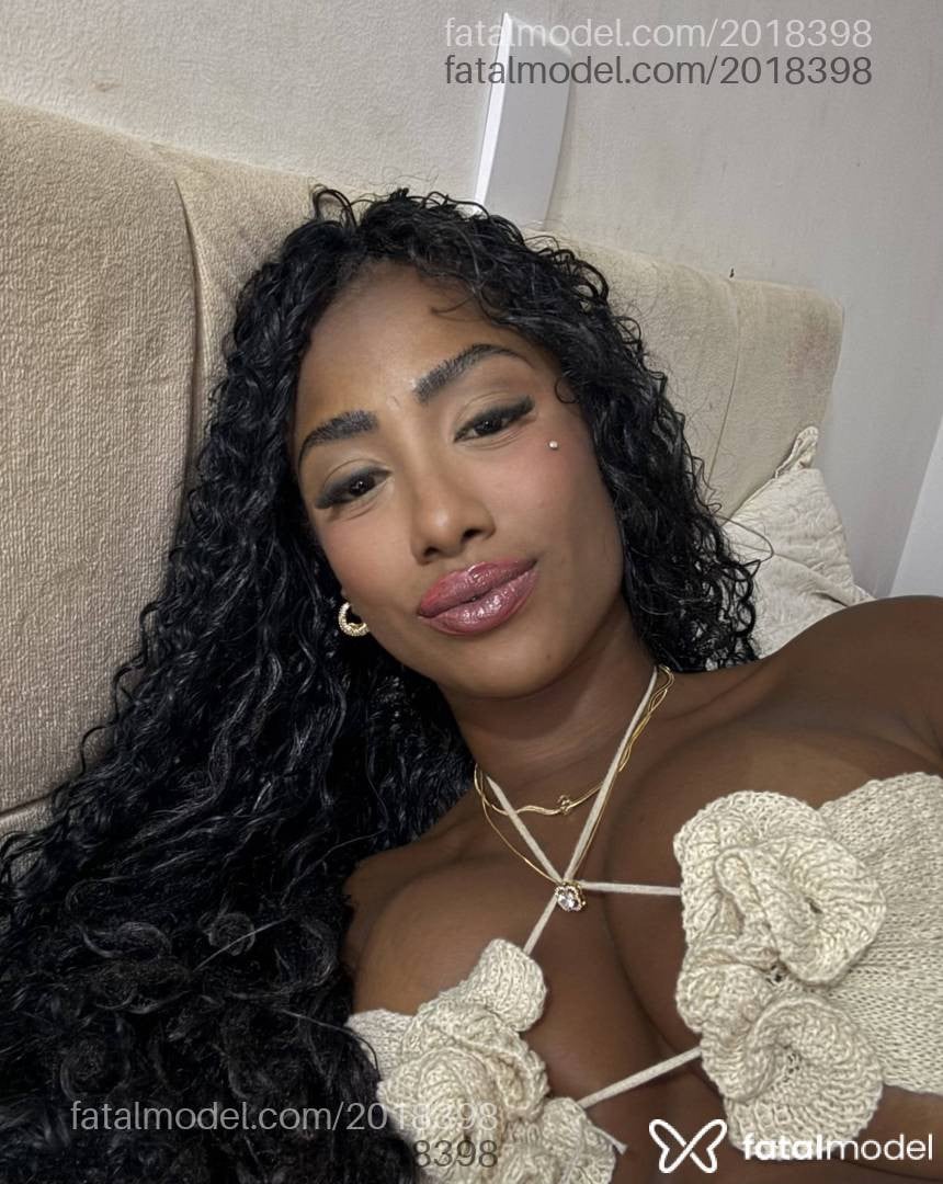 Acompanhante mulher morena (o) de olhos castanhos - Rubi