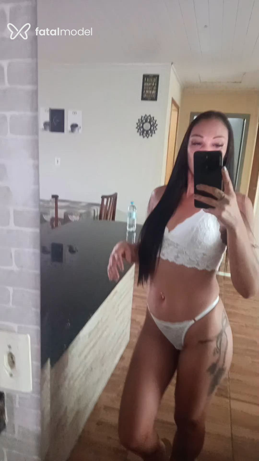Acompanhante mulher morena (o) de olhos castanhos - Safira
