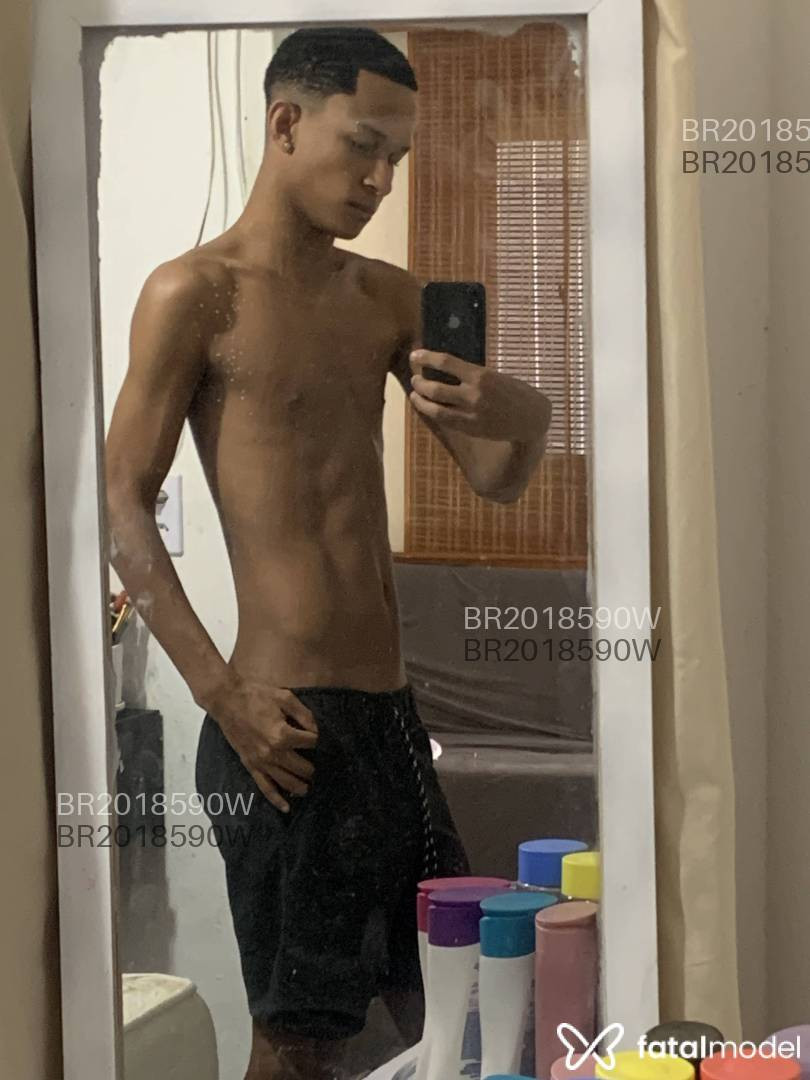 Acompanhante homem morena (o) de olhos castanhos em Rio de Janeiro Acompanhante homem morena (o) de olhos castanhos em Rio de Janeiro - Roger