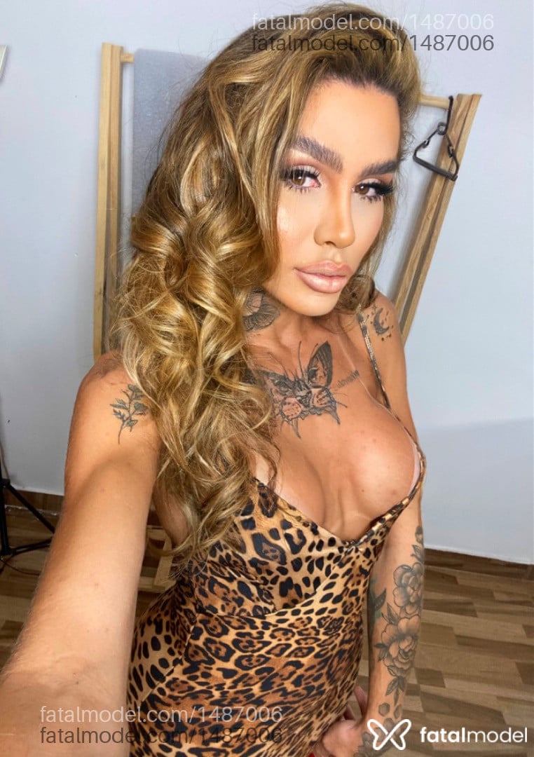 Acompanhante mulher trans loira (o) de olhos mel em Araraquara - Giovanna Bubu