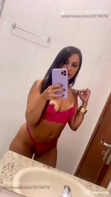 Acompanhante mulher com cabelo castanho de olhos pretos em Lajeado - Bruna Tavares