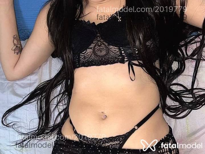 Acompanhante mulher com cabelo castanho de olhos castanhos - Thayzinha