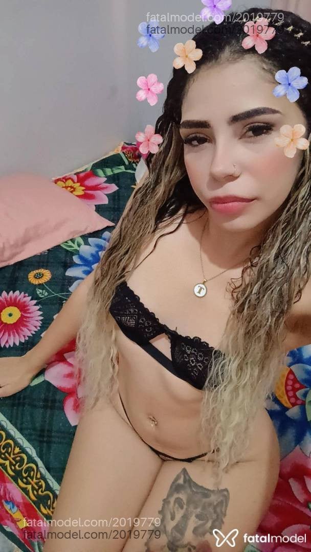 Acompanhante mulher com cabelo castanho de olhos castanhos em Colombo Acompanhante mulher com cabelo castanho de olhos castanhos em Colombo - Thayzinha