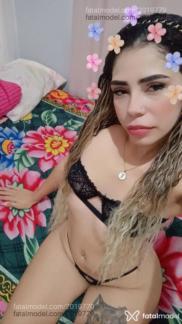 Acompanhante mulher com cabelo castanho de olhos castanhos em Colombo Acompanhante mulher com cabelo castanho de olhos castanhos em Colombo - Thayzinha