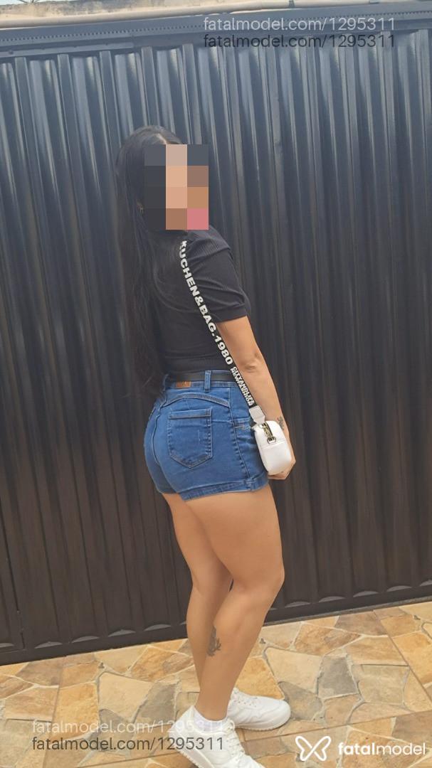 Acompanhante mulher com cabelo castanho de olhos castanhos em Virtual Acompanhante mulher com cabelo castanho de olhos castanhos em Virtual - Jhuly