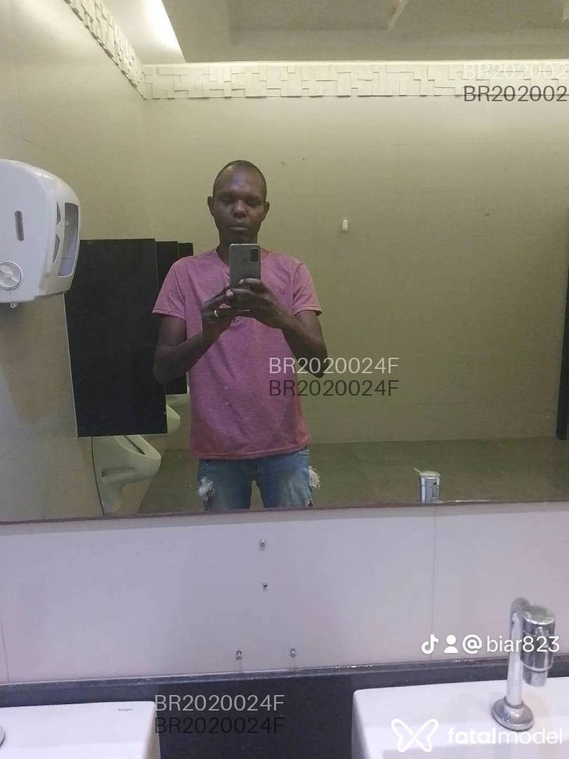 Acompanhante homem morena (o) de olhos pretos em Nova Friburgo - Jlbiar