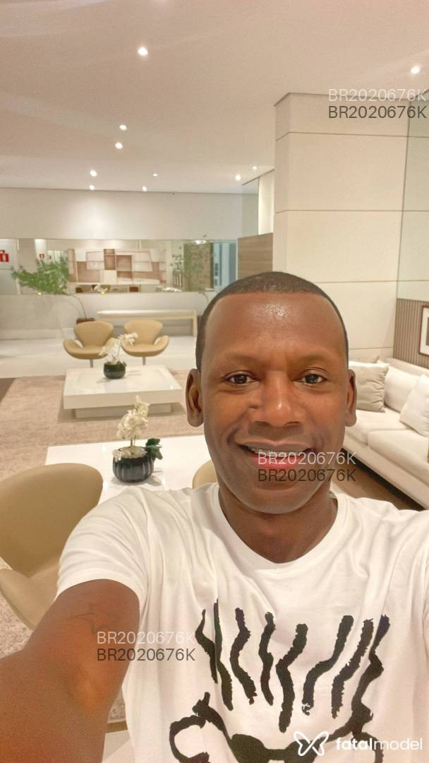 Acompanhante homem morena (o) de olhos pretos em São Paulo - Júlio