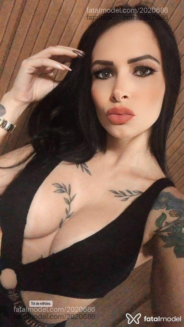Acompanhante mulher morena (o) de olhos verdes - Julia Castro