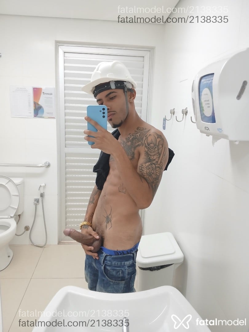 Acompanhante homem morena (o) de olhos mel em Florianópolis - Oliveira