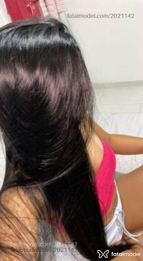 Acompanhante mulher morena (o) de olhos pretos - Kekezinha