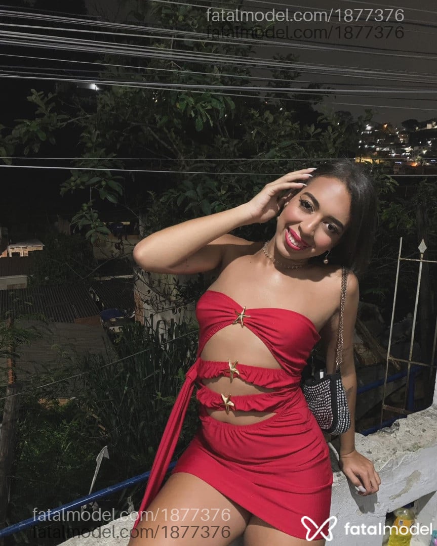 Acompanhante mulher trans com cabelo castanho de olhos castanhos em Volta Redonda - Kyara Swanepoel