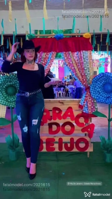 Acompanhante mulher ruiva (o) de olhos castanhos em São Paulo Acompanhante mulher ruiva (o) de olhos castanhos em São Paulo - Yasmin Saint