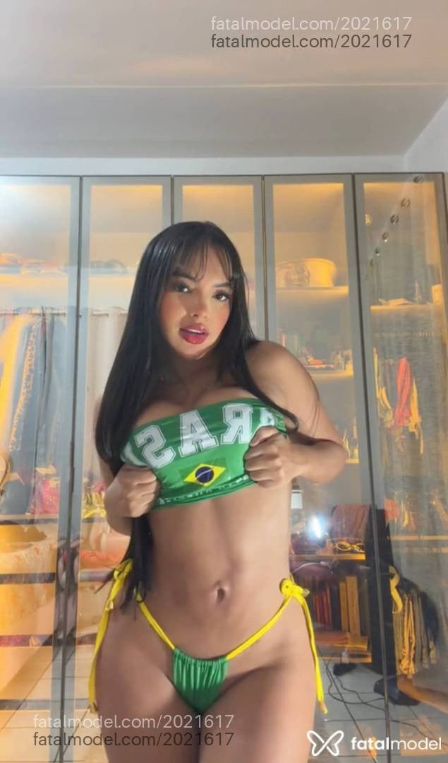 Acompanhante mulher morena (o) de olhos pretos - Ivygata