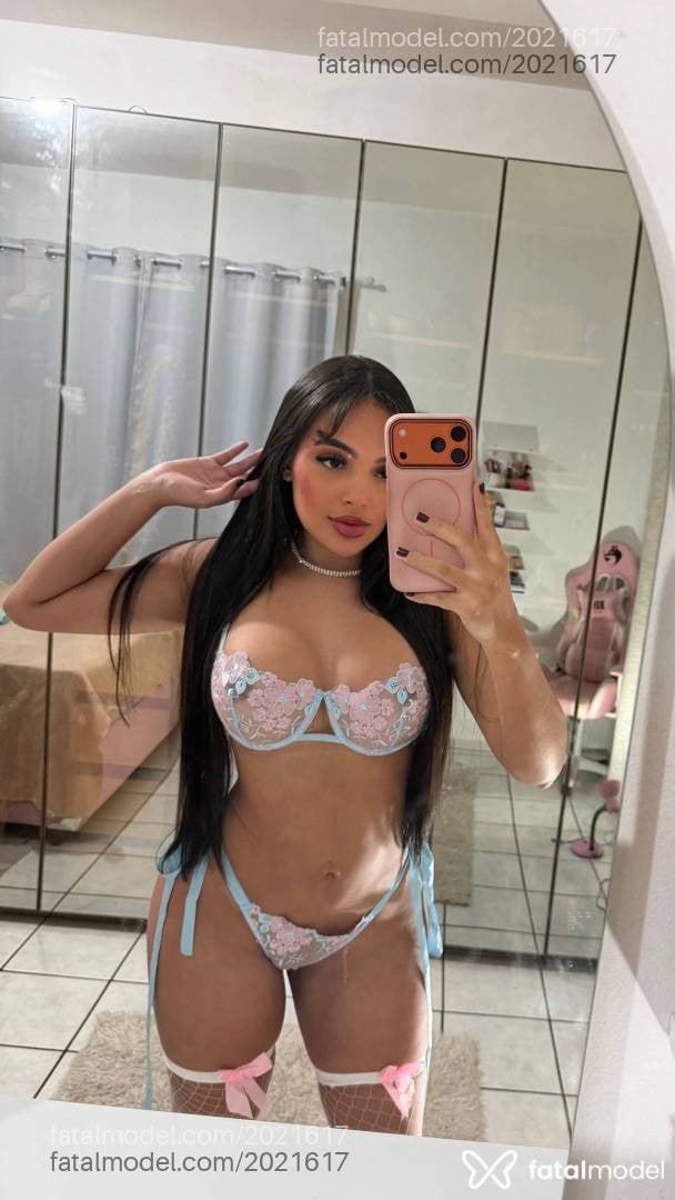 Acompanhante mulher morena (o) de olhos pretos - Ivygata
