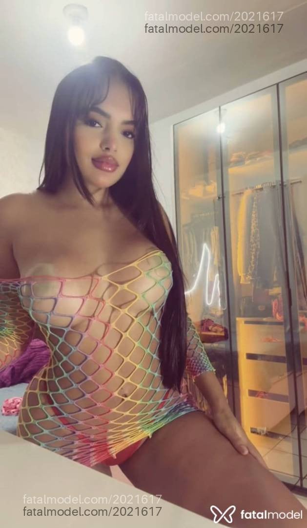 Acompanhante mulher morena (o) de olhos pretos - Ivygata