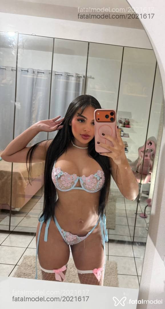 Acompanhante mulher morena (o) de olhos pretos - Ivygata