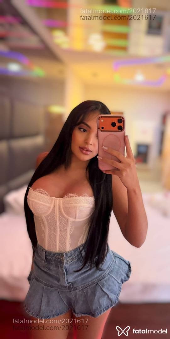 Acompanhante mulher morena (o) de olhos pretos - Ivygata