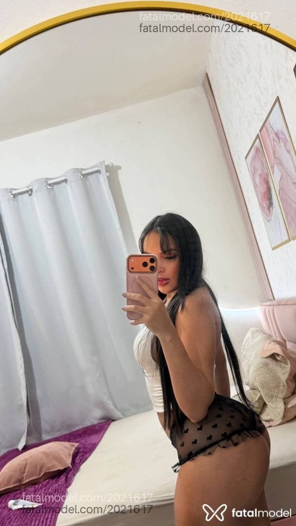 Acompanhante mulher morena (o) de olhos pretos - Ivygata