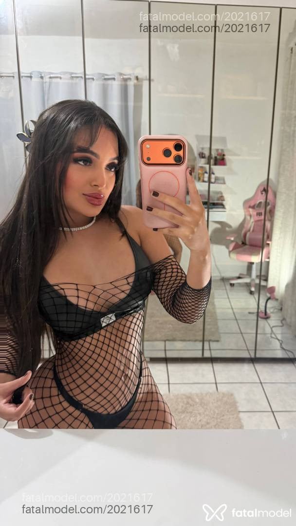 Acompanhante mulher morena (o) de olhos pretos - Ivygata
