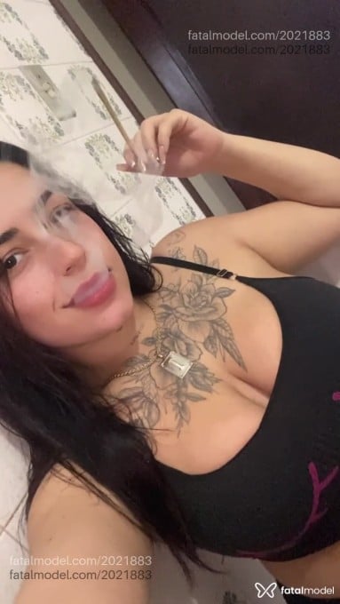 Acompanhante mulher morena (o) de olhos pretos em Ubatuba Acompanhante mulher morena (o) de olhos pretos em Ubatuba - Mirella Novaes