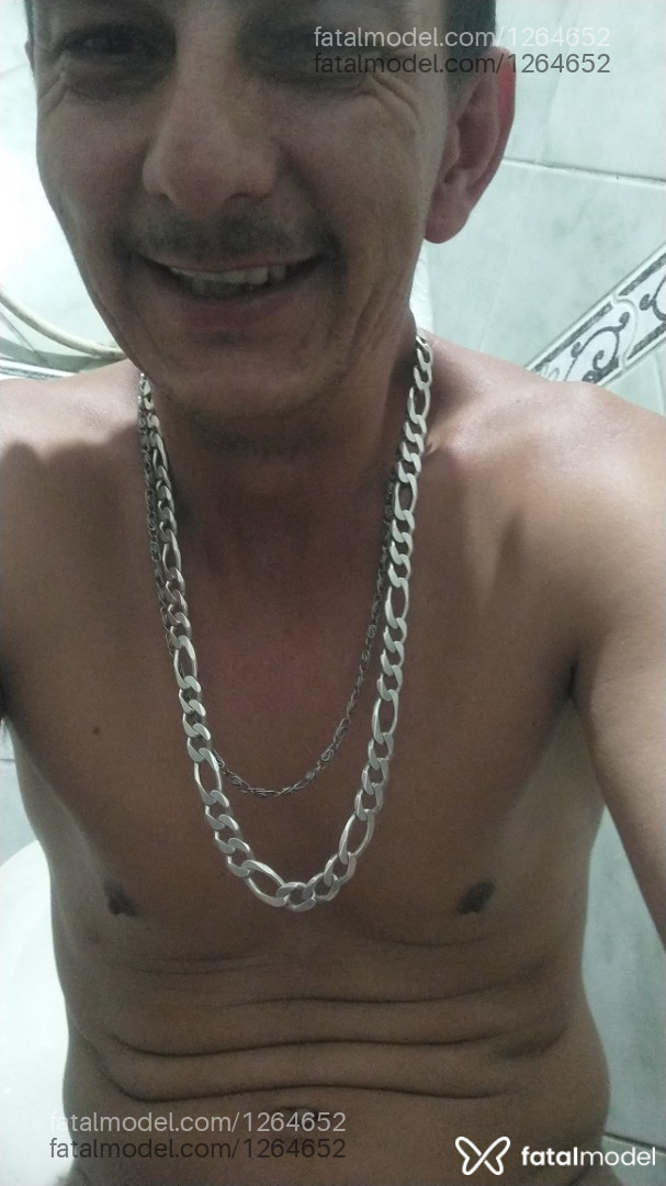 Acompanhante homem com cabelo castanho de olhos castanhos em Virtual Acompanhante homem com cabelo castanho de olhos castanhos em Virtual - Alemao