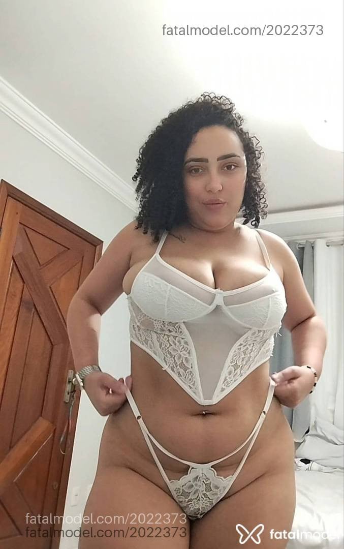 Acompanhante mulher morena (o) de olhos castanhos - Sabrina