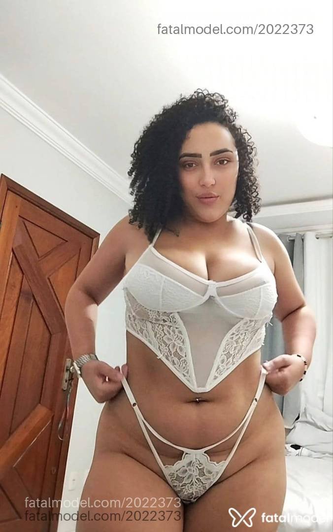 Acompanhante mulher morena (o) de olhos castanhos - Sabrina