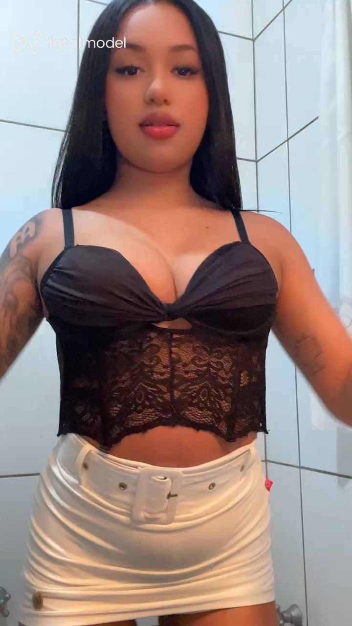 Acompanhante mulher morena (o) de olhos pretos em Blumenau Acompanhante mulher morena (o) de olhos pretos em Blumenau - Eduarda Gutierrez