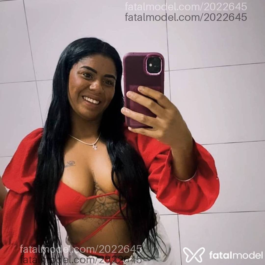 Acompanhante mulher loira (o) de olhos mel - Debora