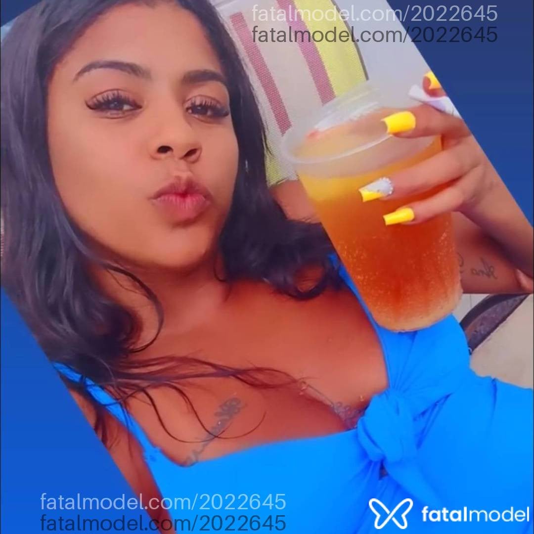 Acompanhante mulher loira (o) de olhos mel - Debora