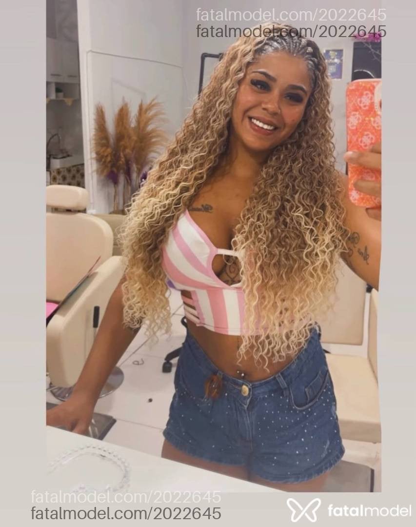 Acompanhante mulher loira (o) de olhos mel em Nova Mutum - Debora
