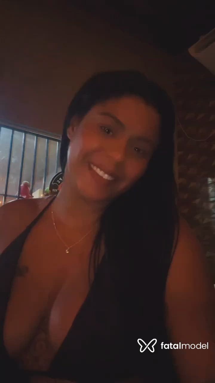 Acompanhante mulher loira (o) de olhos mel - Debora