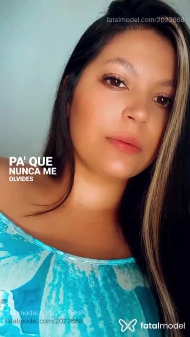 Acompanhante mulher com cabelo castanho de olhos castanhos em Rio Grande - Mia Torre