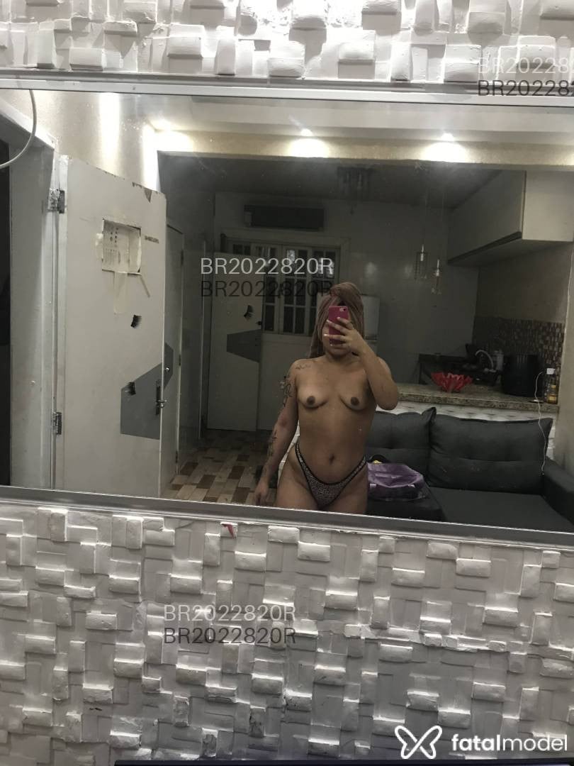 Acompanhante mulher morena (o) de olhos pretos em Maricá - Solzinha