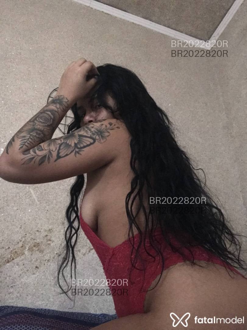 Acompanhante mulher morena (o) de olhos pretos em Maricá - Solzinha