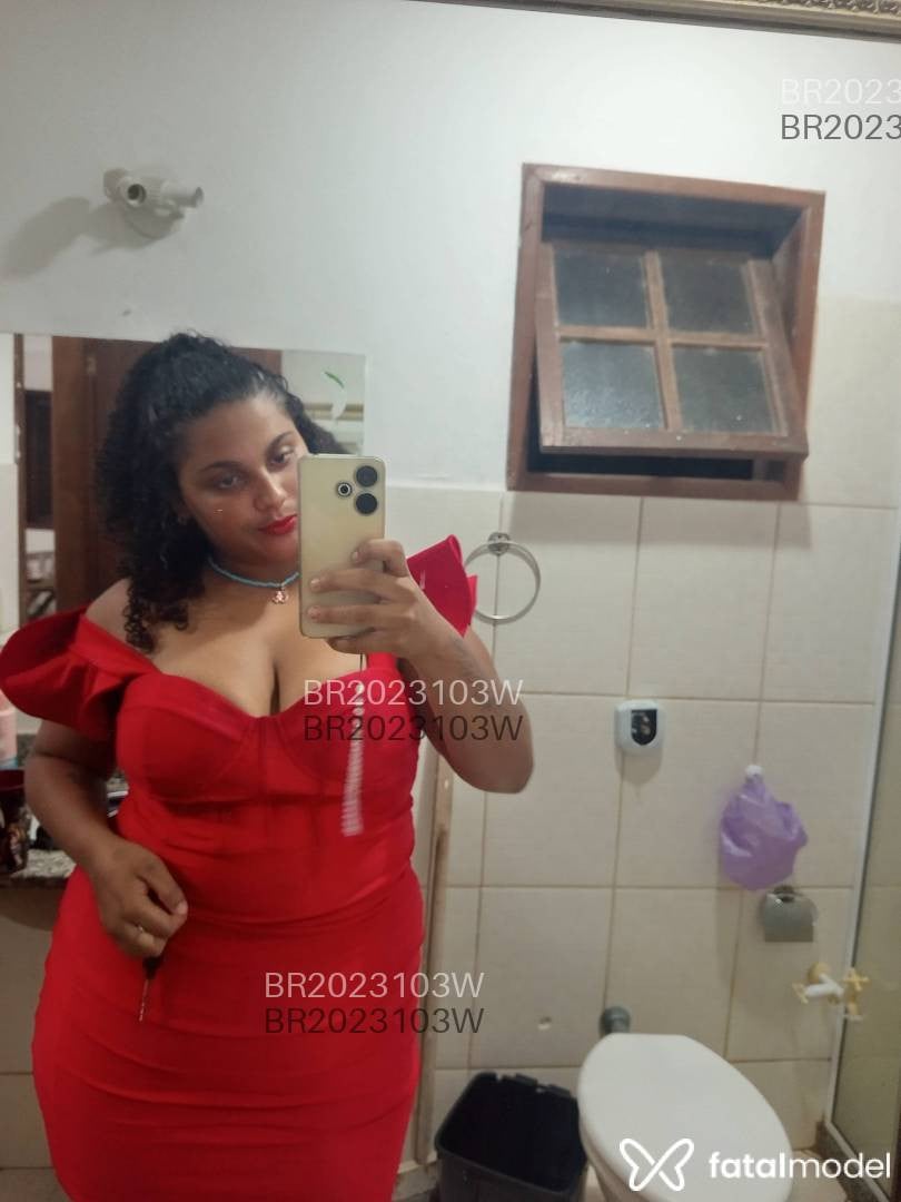 Acompanhante mulher morena (o) de olhos pretos em Armação dos Búzios - Beatriz