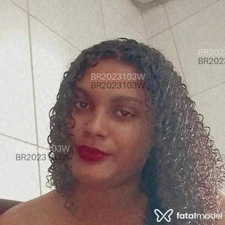 Acompanhante mulher morena (o) de olhos pretos em Armação dos Búzios - Beatriz