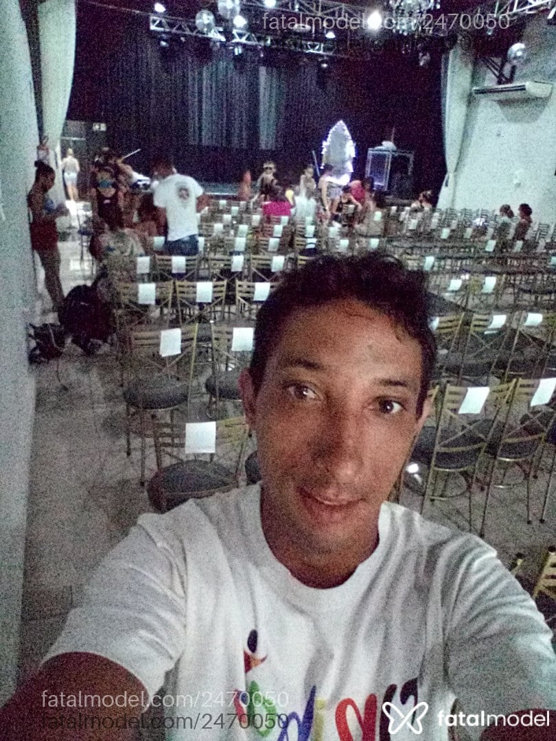 Acompanhante homem com cabelo castanho de olhos pretos em Extremoz Acompanhante homem com cabelo castanho de olhos pretos em Extremoz - Rafael Rocha