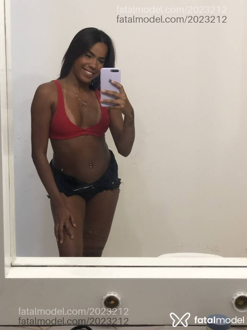Acompanhante mulher com cabelo castanho de olhos castanhos em Três Rios - Isabela