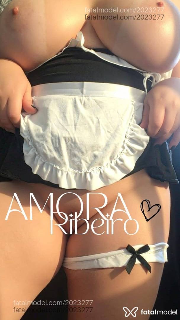 Acompanhante mulher com cabelo castanho de olhos pretos em Recife - Amora Ribeiro