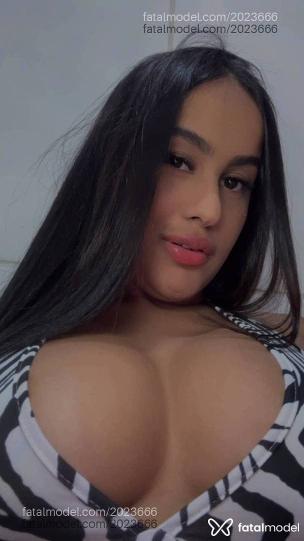 Acompanhante mulher com cabelo castanho de olhos castanhos em Colatina - Isabela